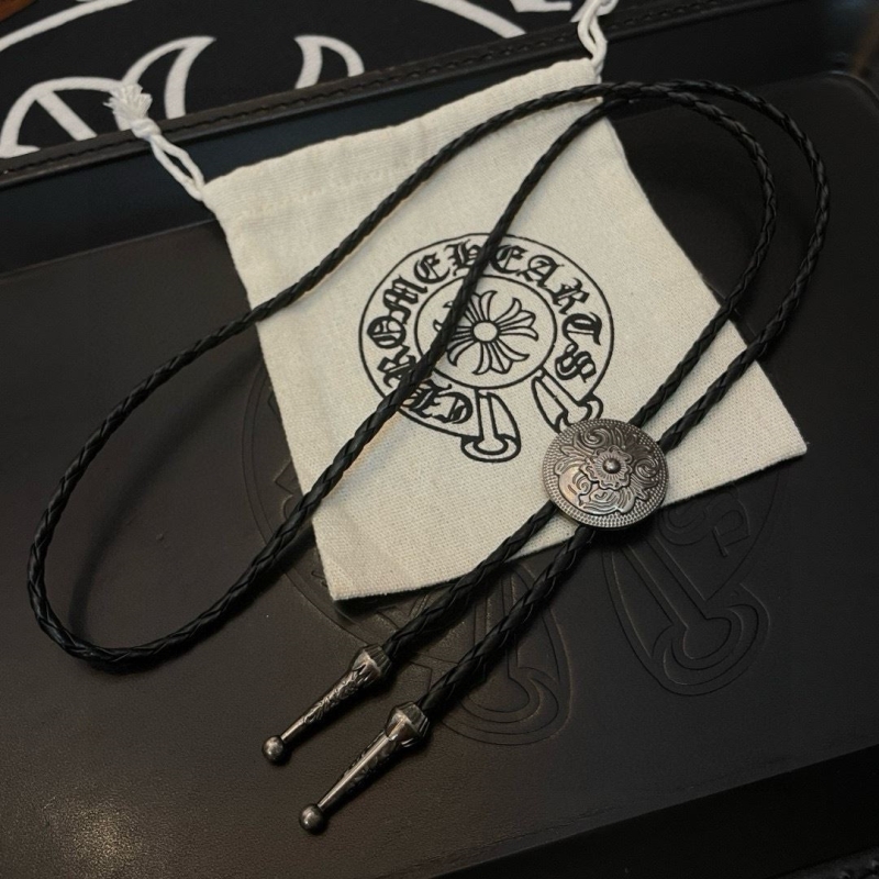 Ch*0me He**ts necklaces